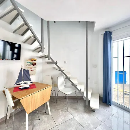 Apartamento Modern 1br Bungalow 50 M To Beach